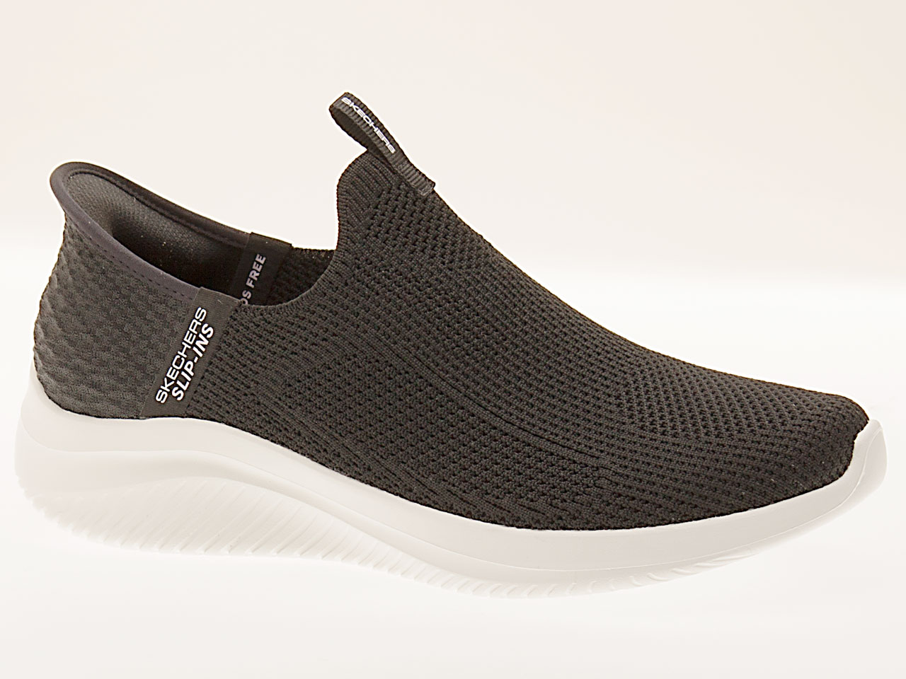 SKECHERS